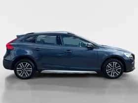 Volvo V40 (2017) thumbnail 5
