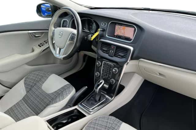 Volvo V40 (2017) thumbnail 8