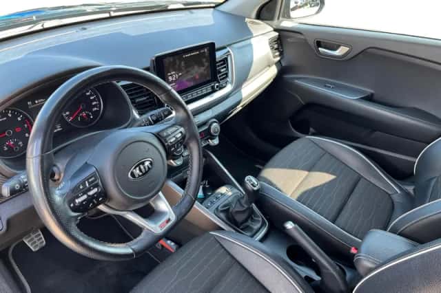 Kia Stonic (2021) thumbnail 16