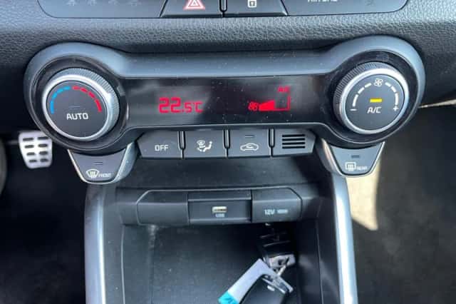 Kia Stonic (2021) thumbnail 24