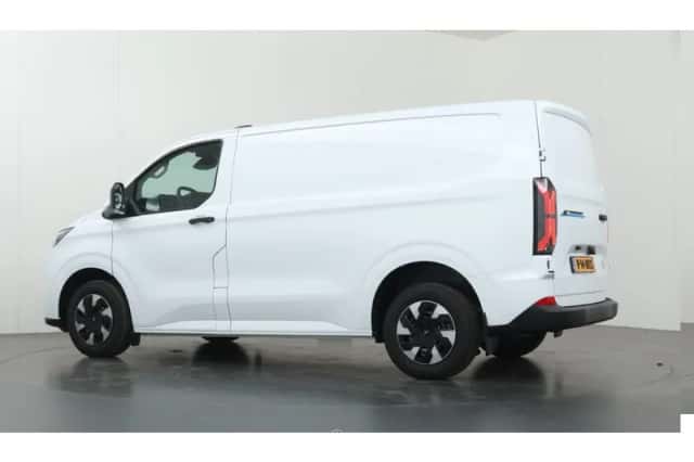 Ford E-Transit Custom (2026) thumbnail 2