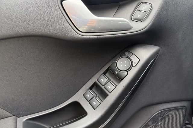 Ford Fiesta (2023) thumbnail 13