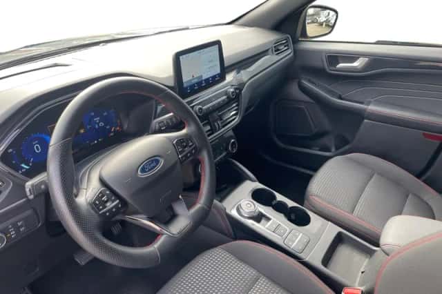 Ford Kuga (2023) thumbnail 16