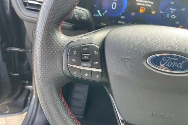 Ford Kuga (2023) thumbnail 18