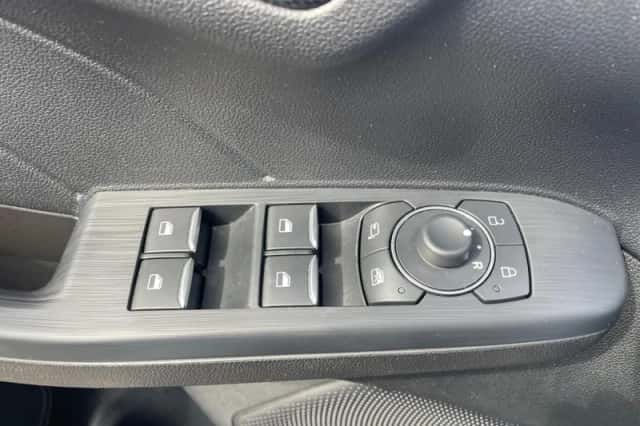 Ford Kuga (2023) thumbnail 26