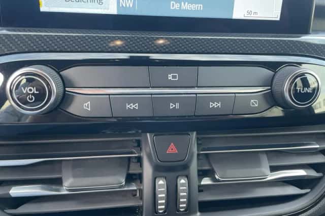 Ford Kuga (2023) thumbnail 28