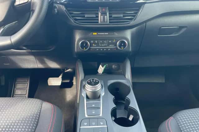 Ford Kuga (2023) thumbnail 8
