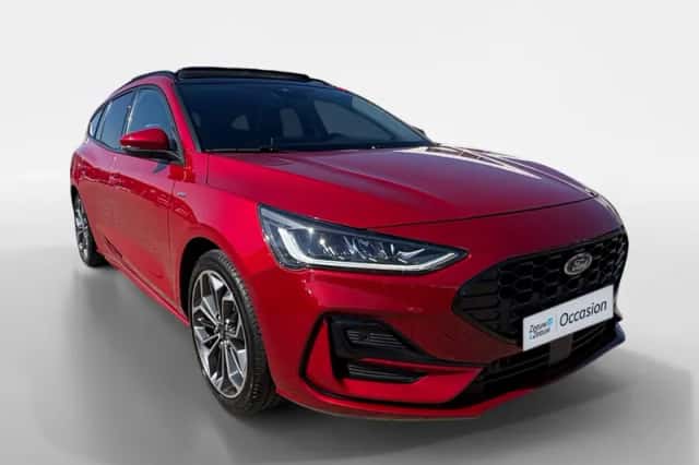 Ford Focus (2022) thumbnail 3