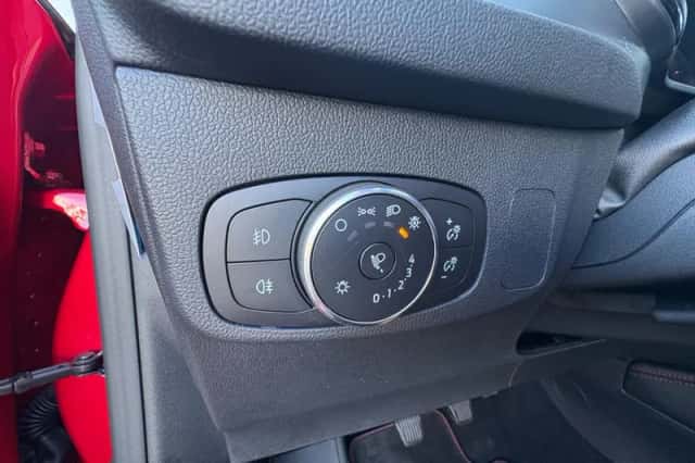 Ford Focus (2022) thumbnail 21