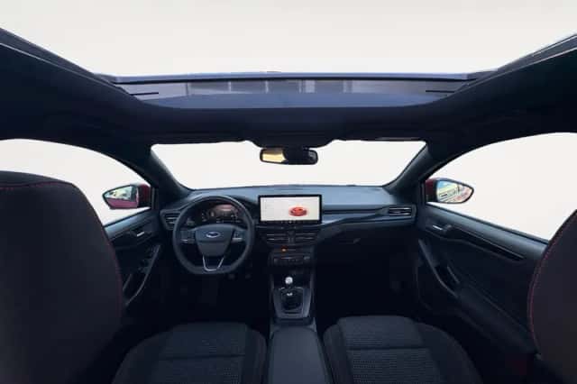 Ford Focus (2022) thumbnail 23