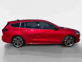 Ford Focus (2022) thumbnail 4