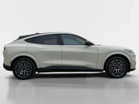 Ford Mustang Mach-E (2026) thumbnail 6
