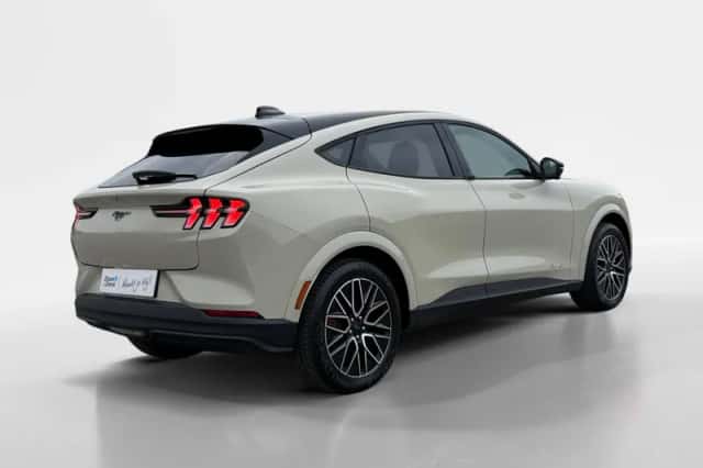 Ford Mustang Mach-E (2026) thumbnail 7