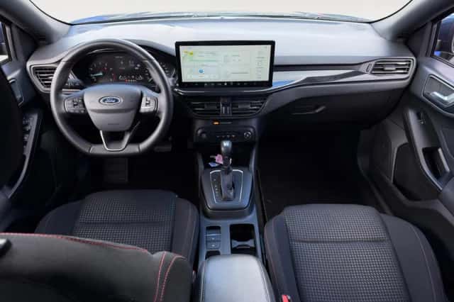 Ford Focus (2024) thumbnail 12