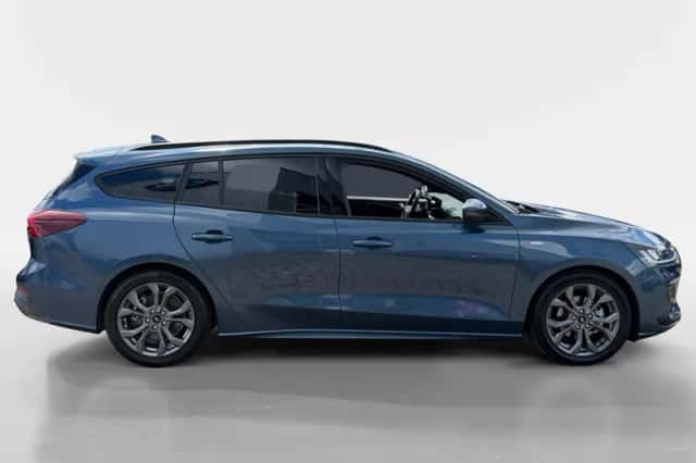 Ford Focus (2024) thumbnail 4