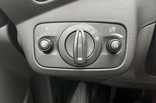 Ford C-Max (2018) thumbnail 17