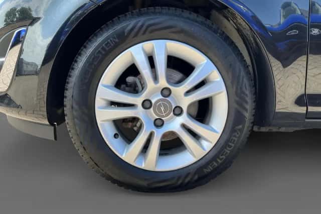 Opel Corsa (2013) thumbnail 15