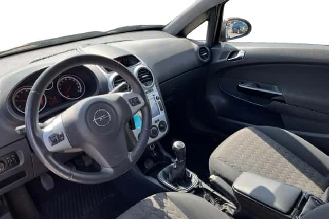 Opel Corsa (2013) thumbnail 17