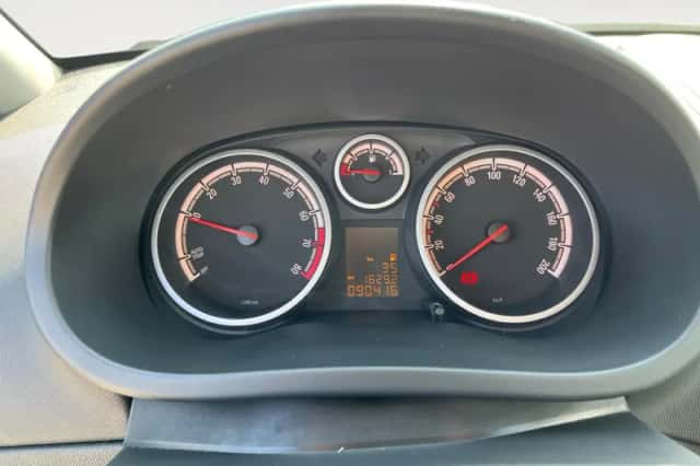 Opel Corsa (2013) thumbnail 21
