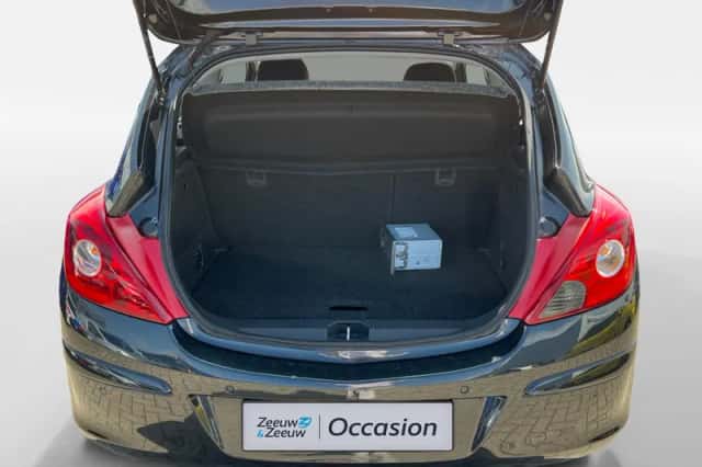 Opel Corsa (2013) thumbnail 8