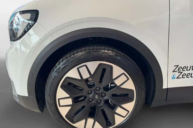 Ford Explorer (2026) thumbnail 2