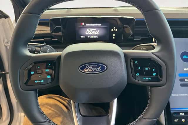 Ford Explorer (2026) thumbnail 16