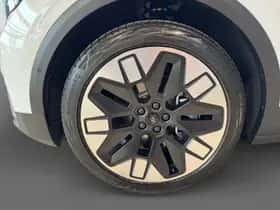 Ford Explorer (2026) thumbnail 6