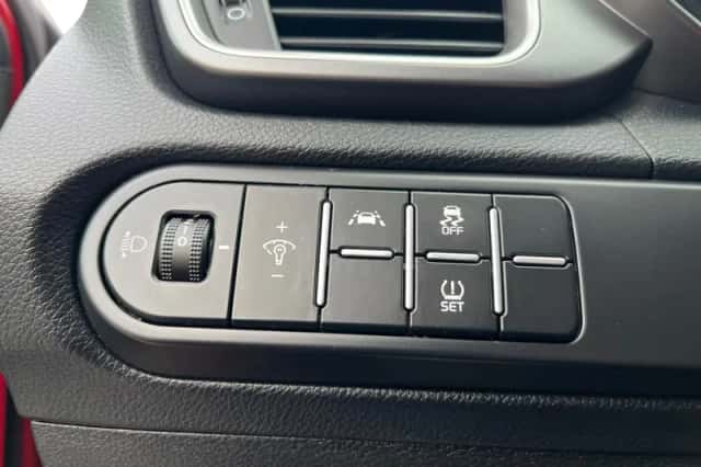 Kia XCeed (2022) thumbnail 25