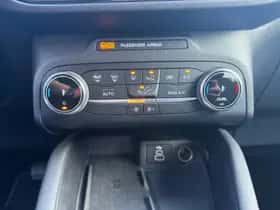 Ford Kuga (2023) thumbnail 25