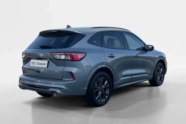 Ford Kuga (2023) thumbnail 2