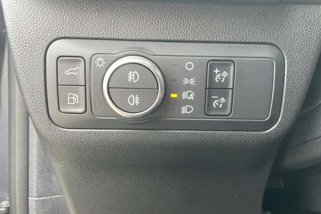 Ford Kuga (2023) thumbnail 25