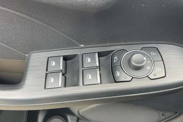 Ford Kuga (2023) thumbnail 26
