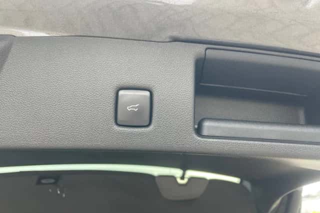 Ford Kuga (2023) thumbnail 27