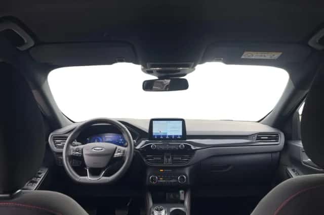 Ford Kuga (2023) thumbnail 10