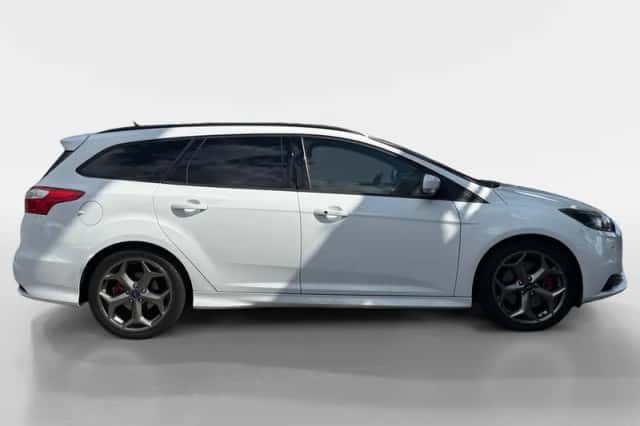 Ford Focus (2013) thumbnail 4