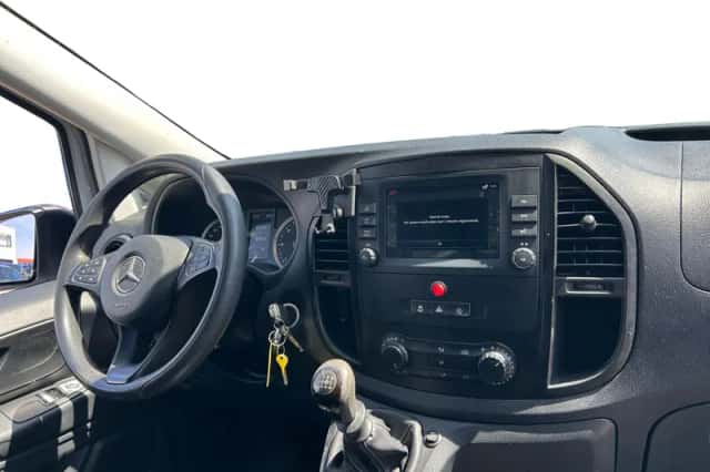 Mercedes-Benz Vito (2021) thumbnail 3