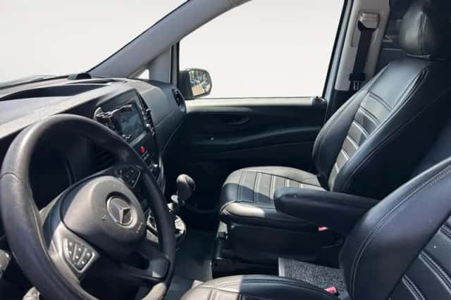 Mercedes-Benz Vito (2021) thumbnail 5