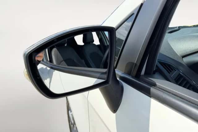 Ford EcoSport (2017) thumbnail 13