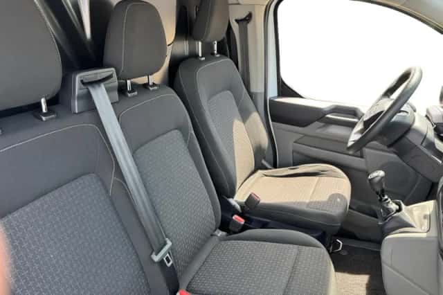 Ford Transit Custom (2024) thumbnail 5