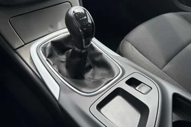Opel Insignia (2011) thumbnail 16