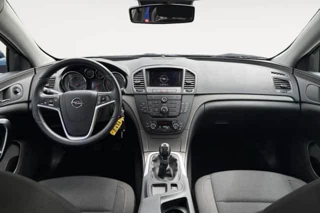 Opel Insignia (2011) thumbnail 19