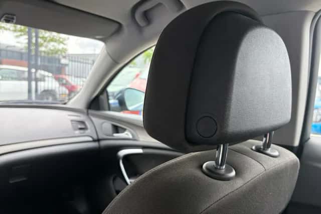 Opel Insignia (2011) thumbnail 21