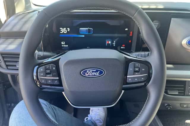 Ford E-Transit Courier (2026) thumbnail 13