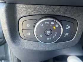 Ford E-Transit Courier (2026) thumbnail 5