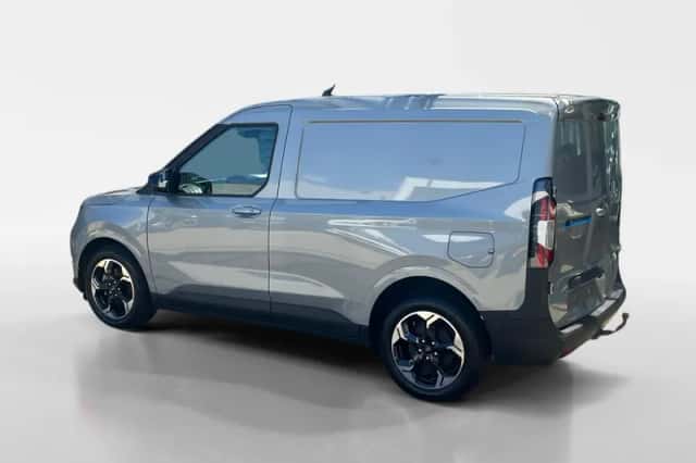 Ford E-Transit Courier (2026) thumbnail 9