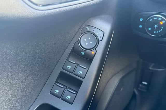Ford Fiesta (2023) thumbnail 23