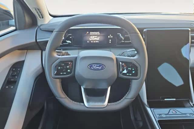 Ford Explorer (2026) thumbnail 14