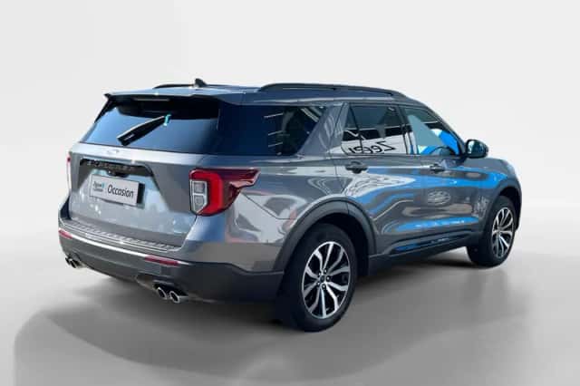 Ford Explorer (2021) thumbnail 2