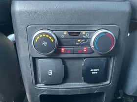 Ford Explorer (2021) thumbnail 26
