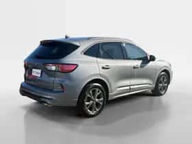 Ford Kuga (2022) thumbnail 2